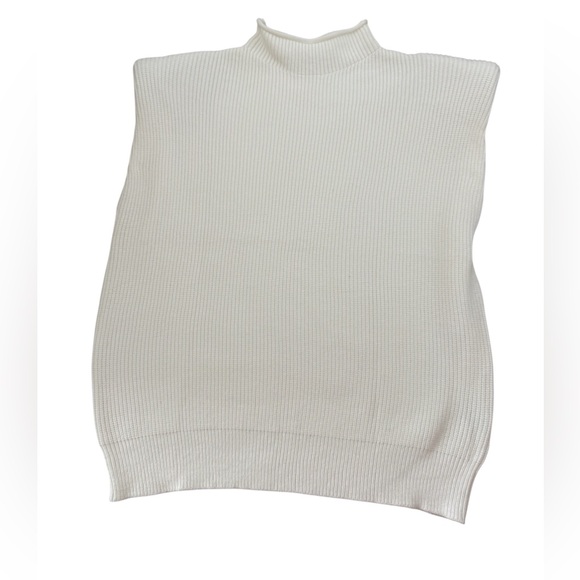 White Sleeveless Ribbed Turtleneck Sweater - Picture 1 of 4